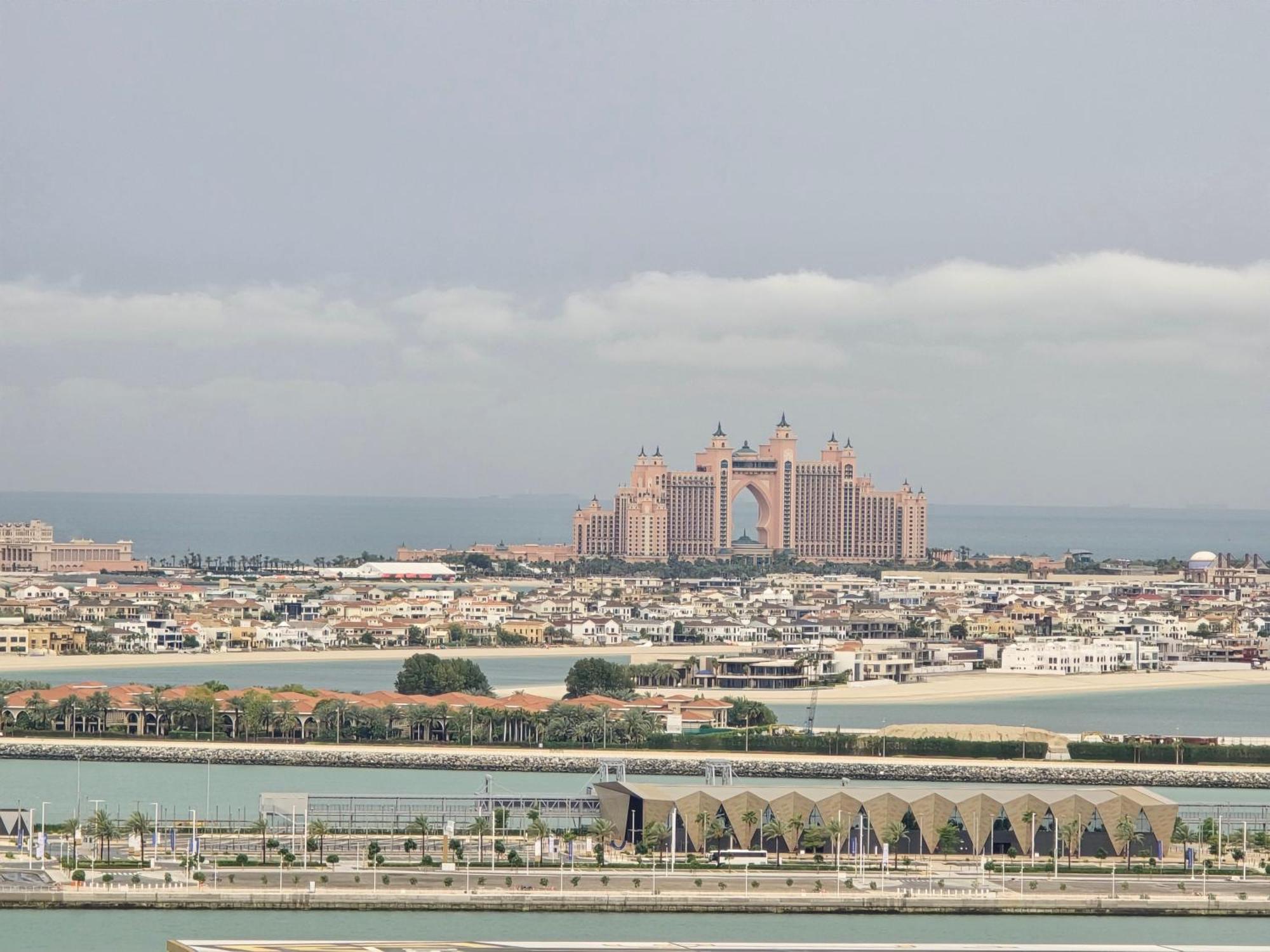 1 World Beach Property, Jbr, Award Winning Hostel, Coliving, Near Metro Dubai Buitenkant foto