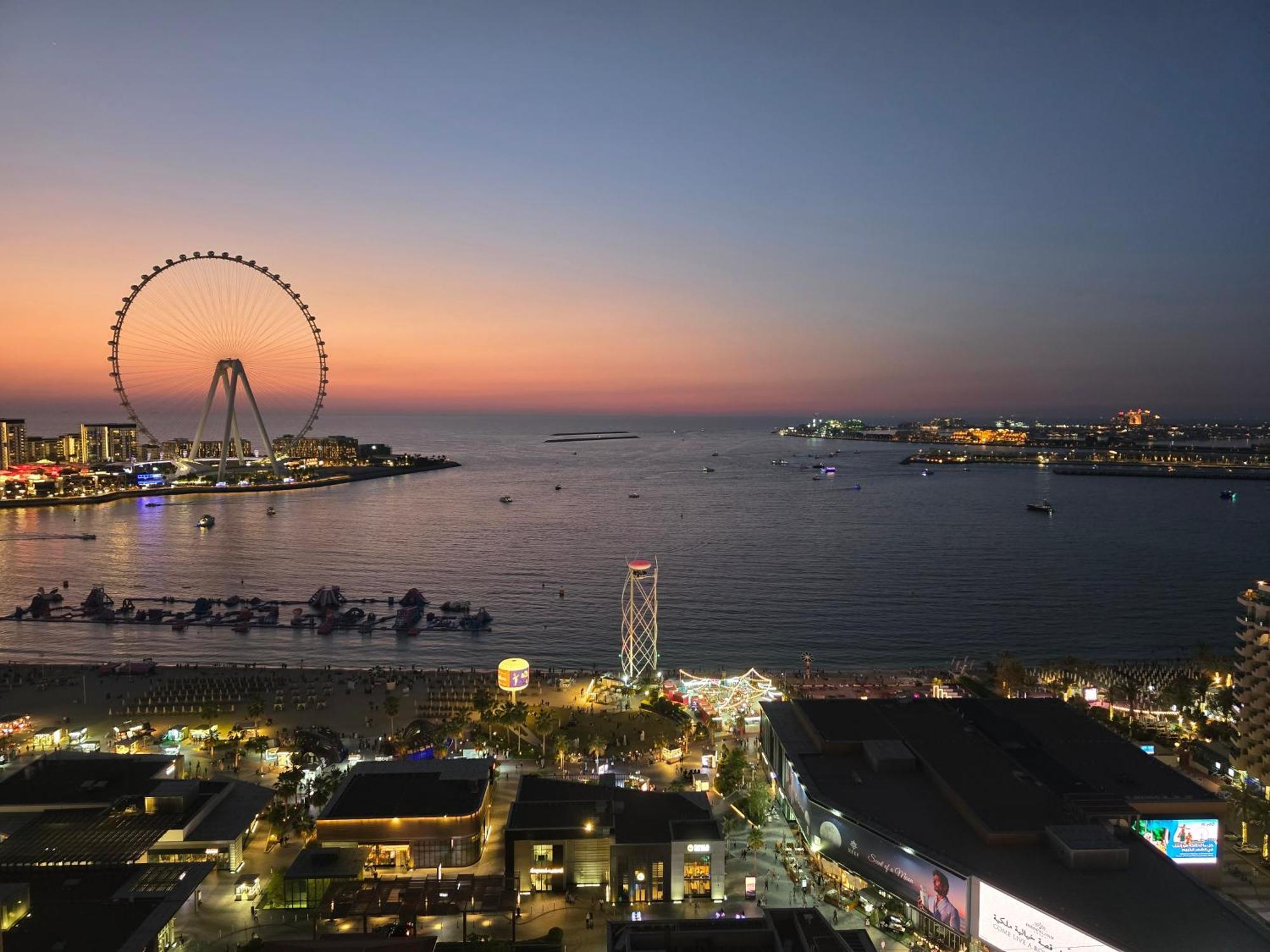 1 World Beach Property, Jbr, Award Winning Hostel, Coliving, Near Metro Dubai Buitenkant foto